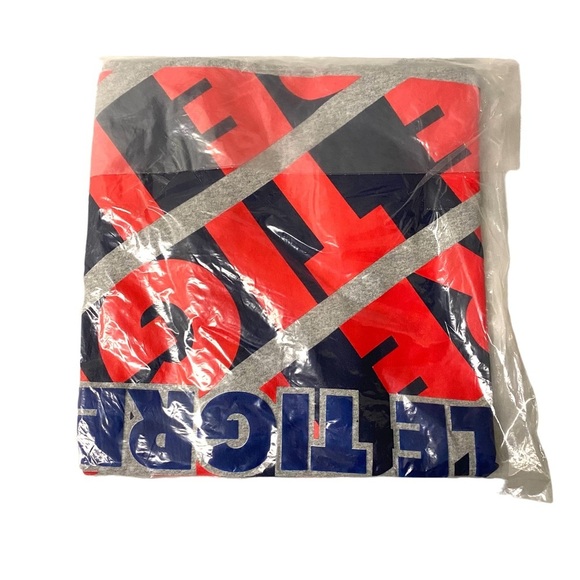 Le Tigre Shirt Patriot Gray Crewneck T-Shirt Graphic Tee Y2K Mens Sz Small NEW - Picture 6 of 7